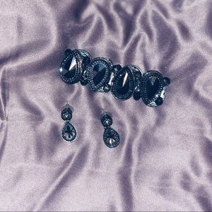 Bracelet and earring set